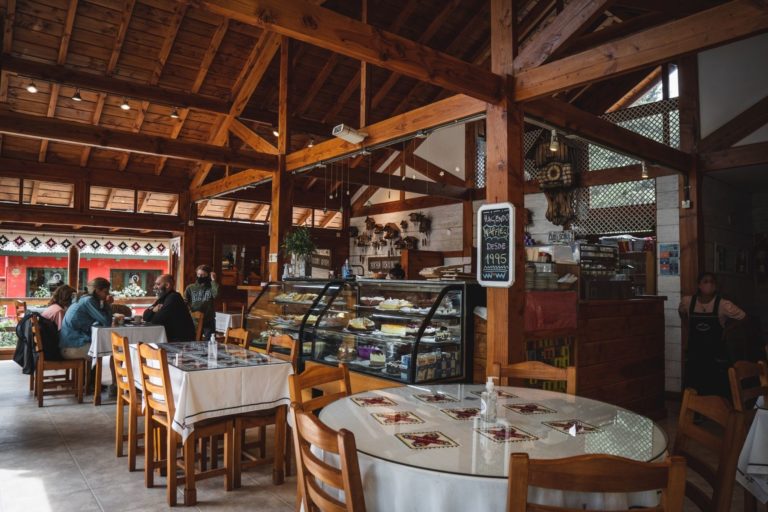 the - type - of - restaurant - in - villa - la - angostura - patagonia